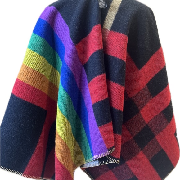 New Burberry Cape GBLT Edition - Picture 3 of 9